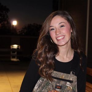 Meet your Posher, Danielle